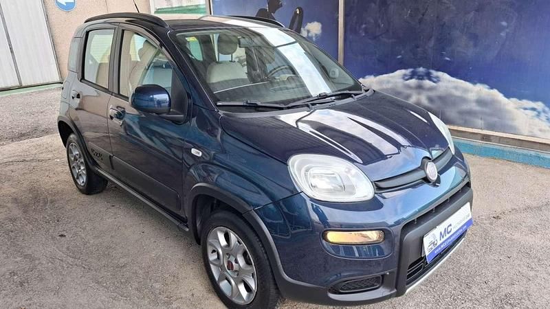 Usado Fiat Panda 4x4 Climbing 75 CV (55 kW) 2014 Azul Utilitario