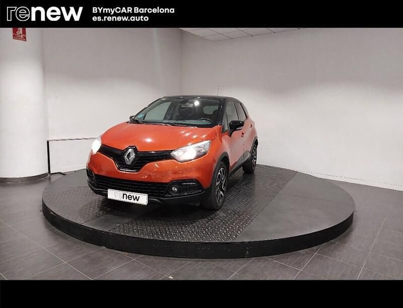 Usado Renault Captur Zen 90 CV (66 kW) 2016 Rojo SUV