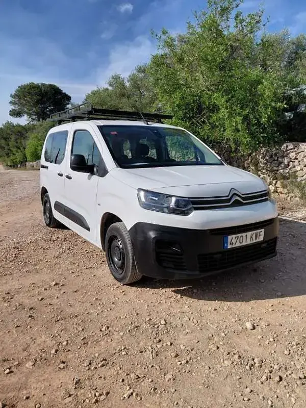 Usado Citroën Berlingo Feel 76 CV (55 kW) 2019 Blanco Monovolumen