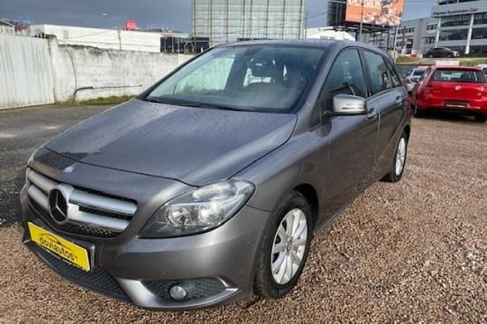 Usado Mercedes B180 110 CV (80 kW) 2014 Monovolumen