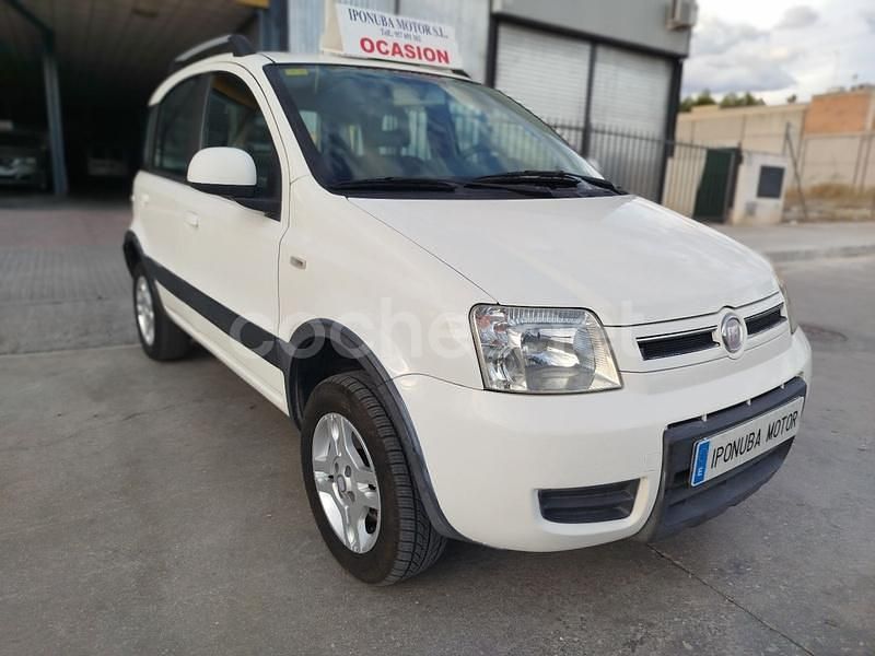 Usado Fiat Panda Cross Cross 70 CV (51 kW) 2011 Blanco Utilitario