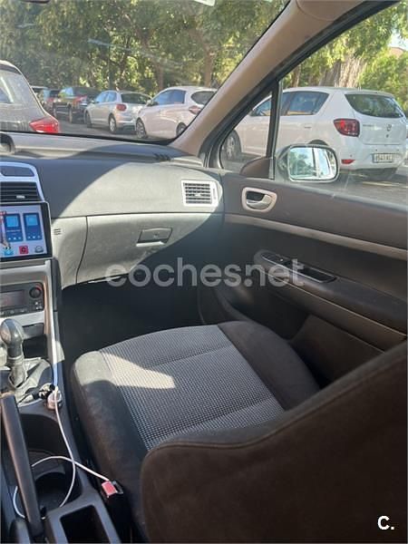 Beige Usado 2005 Peugeot 307 Berlina | 1200 € (Super precio) - Imagen 1/4