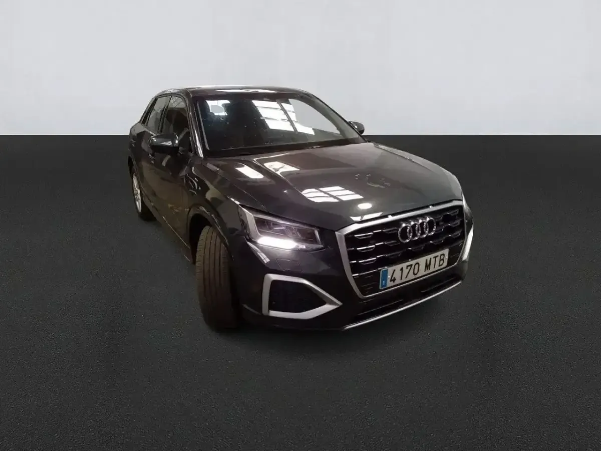 Usado Audi Q2 Advanced Plus 116 CV (85 kW) 2024 Gris SUV
