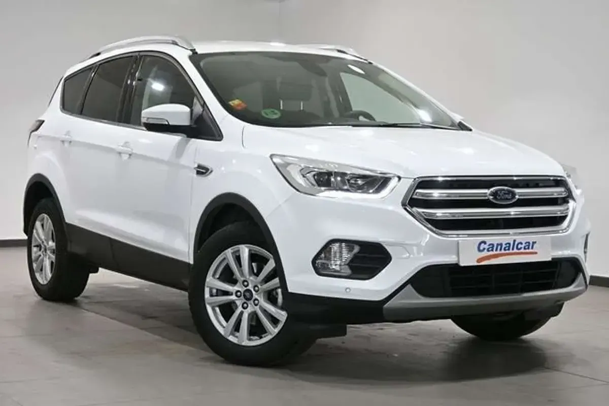 Usado Ford Kuga Trend+ 120 CV (88 kW) 2018 Azul SUV