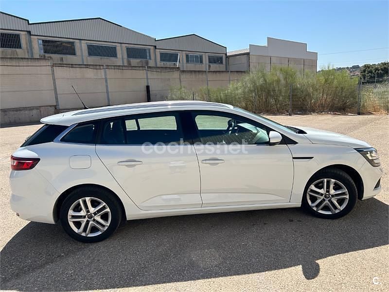 Usado Renault Mégane GrandTour Business 115 CV (84 kW) 2019 Blanco Familiar