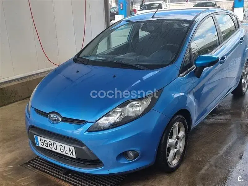 Usado Ford Fiesta Trend 68 CV (50 kW) 2009 Azul Berlina