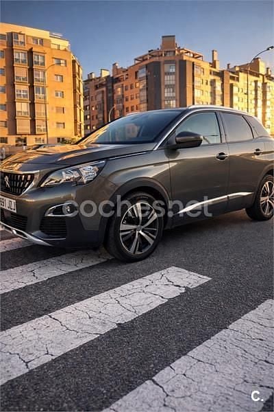 Usado Peugeot 3008 Allure 130 CV (95 kW) 2017 Gris / plata SUV