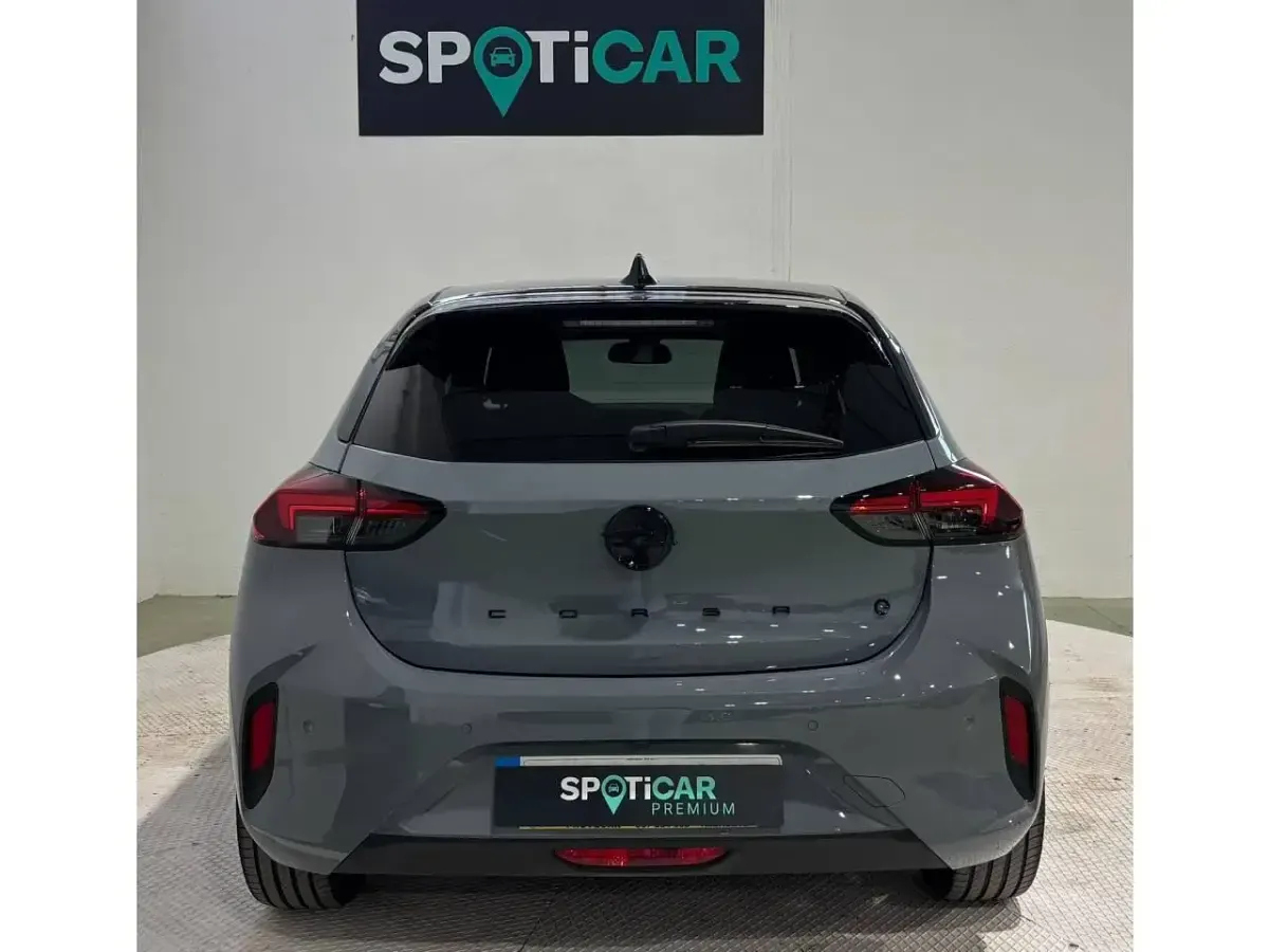 Usado Opel Corsa-e 100 kW (136 CV) 2023 Gris Utilitario