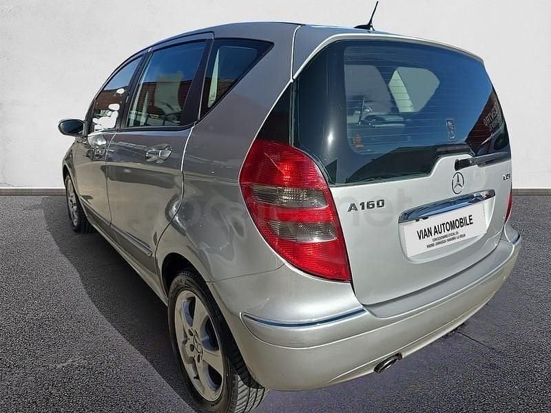 Usado Mercedes A160 Avantgarde 82 CV (60 kW) 2006 Gris / plata Monovolumen