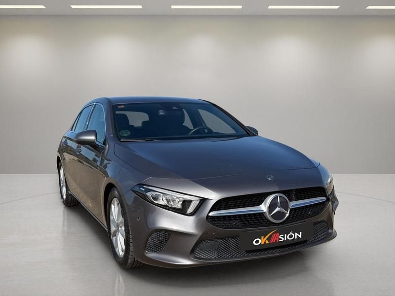 Usado Mercedes A180 136 CV (100 kW) 2019 Gris Utilitario