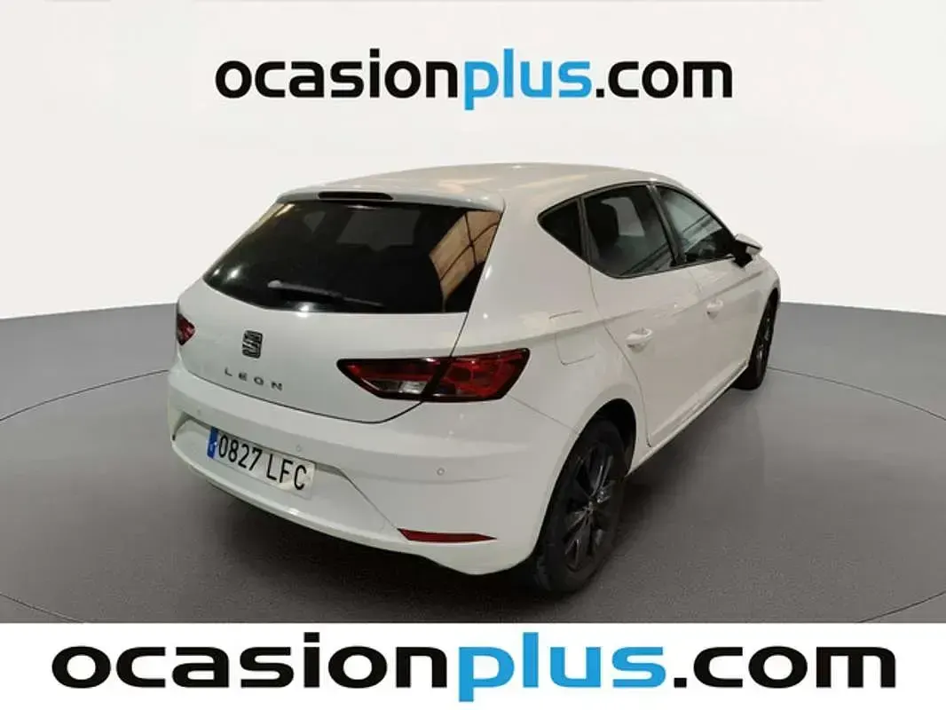 Usado Seat Leon Style 116 CV (85 kW) 2020 Blanco Utilitario
