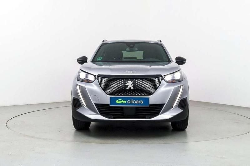Usado Peugeot 2008 Allure 102 CV (75 kW) 2023 Plateado SUV