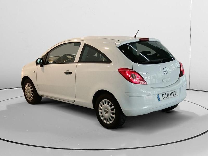 Usado Opel Corsa Essentia 75 CV (55 kW) 2011 Blanco Utilitario