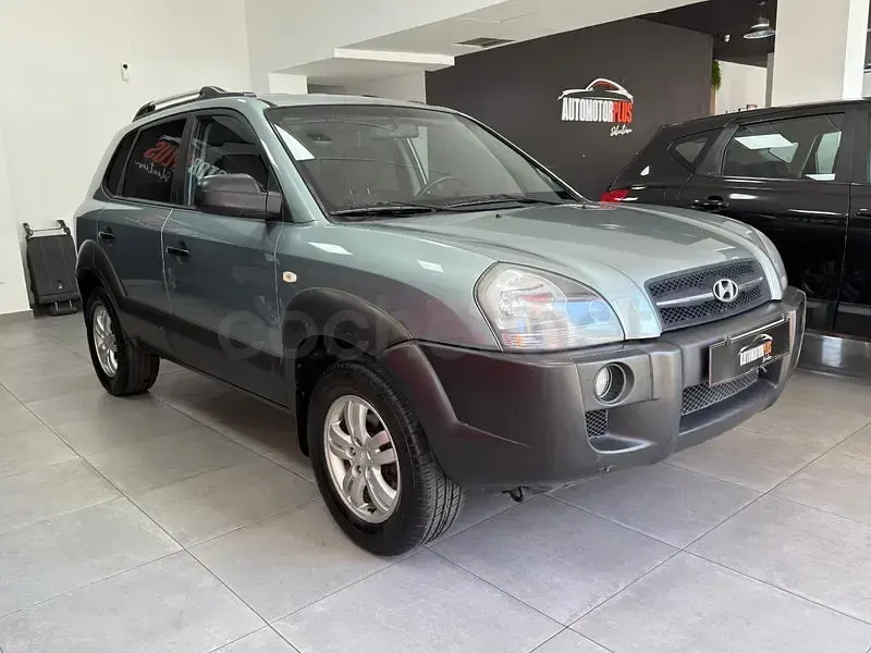 Usado Hyundai Tucson Classic 142 CV (104 kW) 2010 Gris / plata SUV