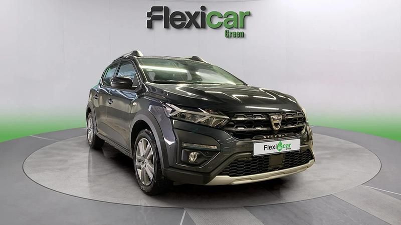 Usado Dacia Sandero Comfort 101 CV (74 kW) 2022 Gris Berlina