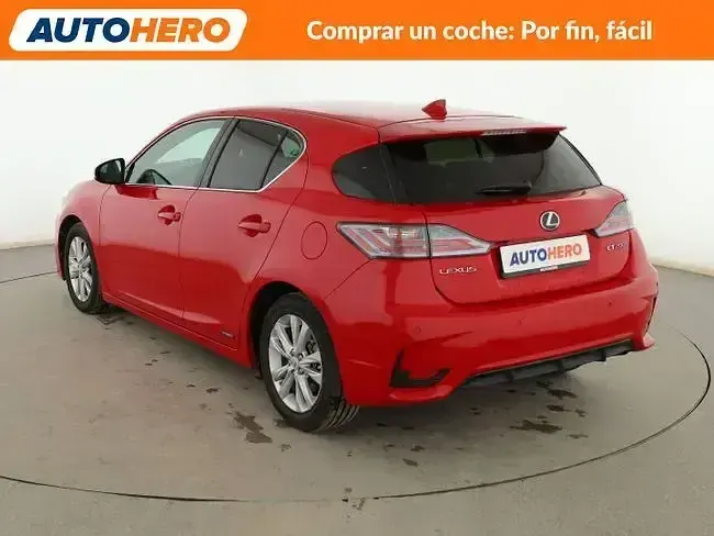 Käytetty Lexus CT200h 136 HP (100 kW) 2015 Punainen Sedan