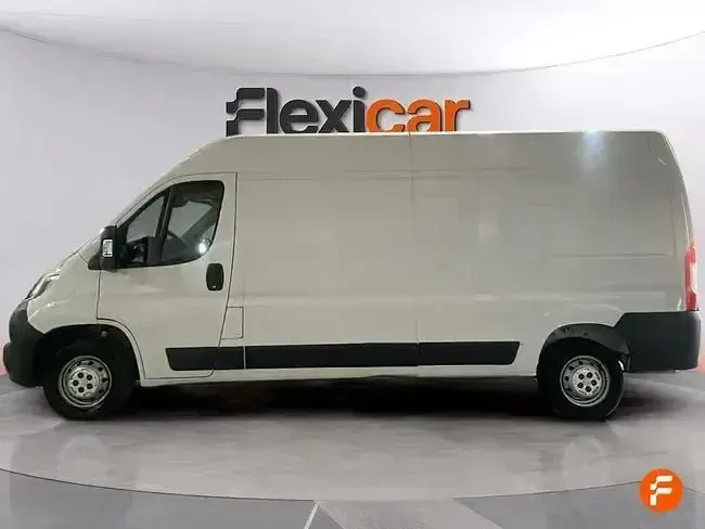 Usado Citroën Jumper 140 CV (102 kW) 2022 Blanco Monovolumen