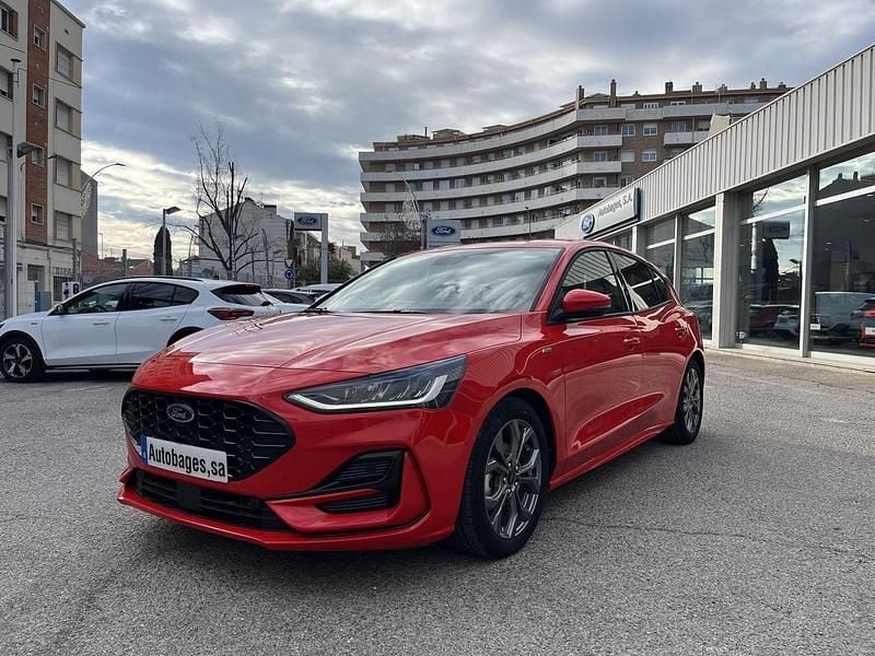 Rojo Nuevo 2025 Ford Focus ST-Line Berlina | 25.968 € (Precio justo) - Imagen 1/4
