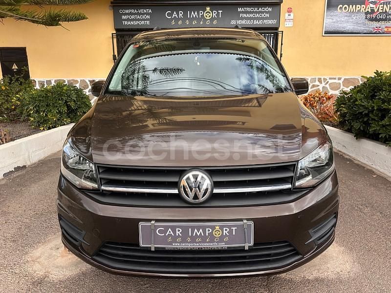 Usado VW Caddy Maxi Trendline 102 CV (75 kW) 2016 Marrón Monovolumen