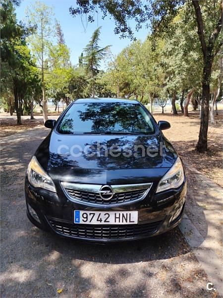 Negro Usado 2013 Opel Astra Selective Berlina | 5500 € (Precio justo) - Imagen 1/4