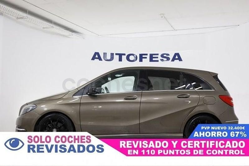Usado Mercedes B180 109 CV (80 kW) 2013 Beige Monovolumen