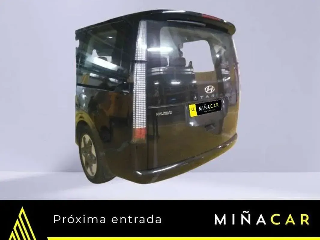 Usado Hyundai Staria 177 CV (130 kW) 2023 Negro Monovolumen