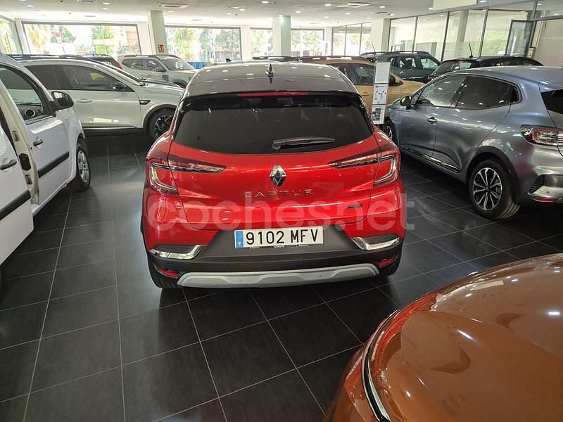 Usado Renault Captur Techno 145 CV (106 kW) 2023 Rojo SUV
