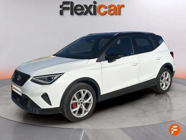 Usado Seat Arona FR 150 CV (110 kW) 2023 Blanco SUV