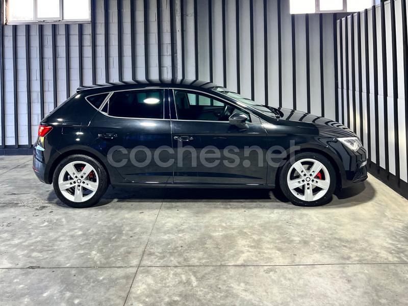 Usado Seat Leon FR 150 CV (110 kW) 2018 Negro Berlina