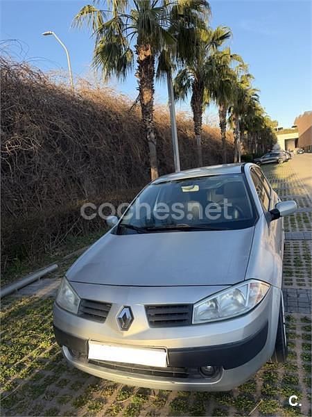 Usado Renault Mégane II Dynamique 115 CV (84 kW) 2005 Gris / plata Berlina