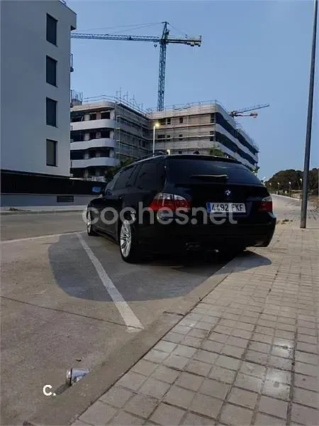 Usado BMW 525 177 CV (130 kW) 2007 Negro Familiar