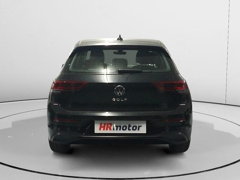 Usado VW Golf VIII Life 110 CV (80 kW) 2022 Negro Utilitario