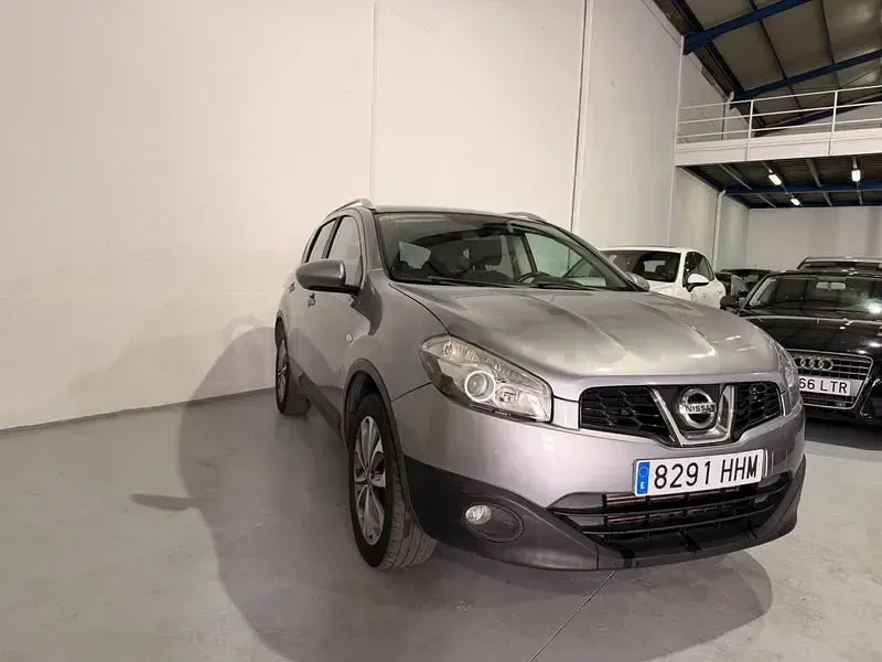 Usado Nissan Qashqai Tekna 110 CV (80 kW) 2011 Gris / plata SUV