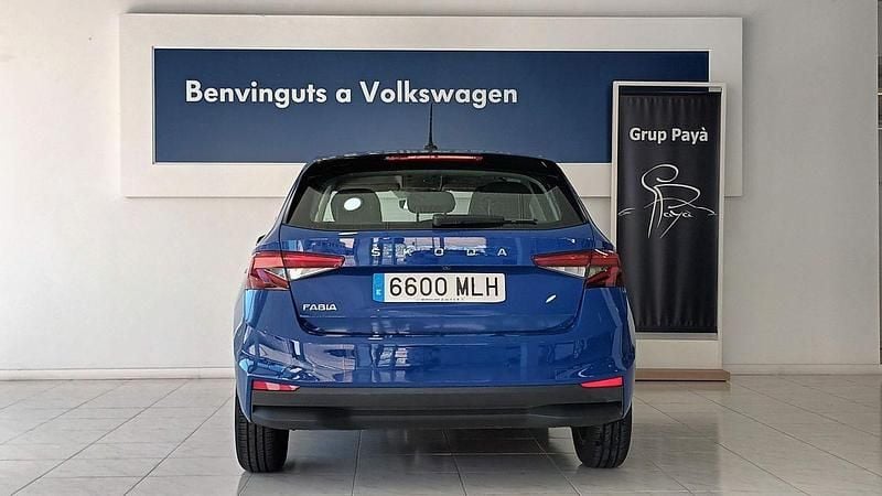 Usado Skoda Fabia Ambition 80 CV (58 kW) 2023 Azul Utilitario
