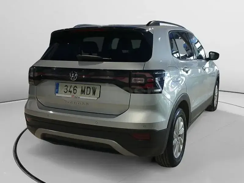 Usado VW T-Cross Advance 110 CV (80 kW) 2023 Gris / plata SUV