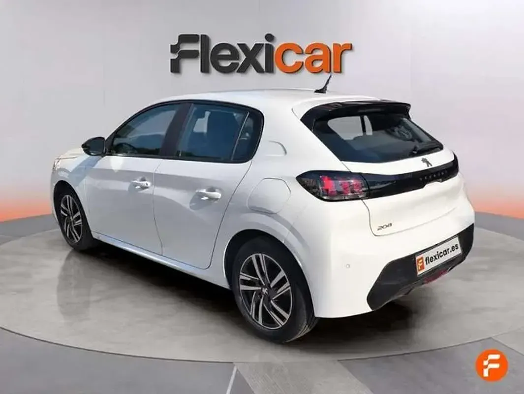 Usado Peugeot 208 Active 75 CV (55 kW) 2023 Negro Utilitario