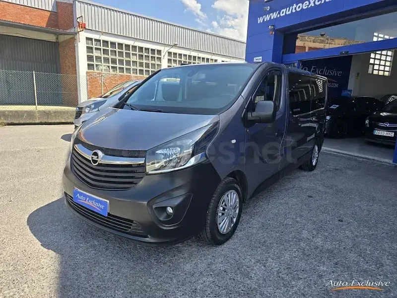 Usado Opel Vivaro 125 CV (91 kW) 2017 Gris / plata Monovolumen