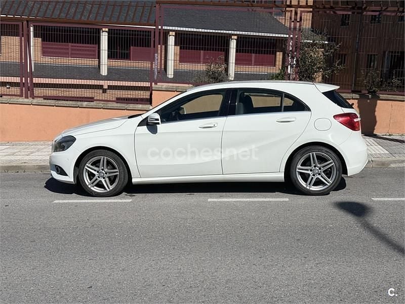 Usado Mercedes A200 Urban 156 CV (114 kW) 2014 Blanco Berlina