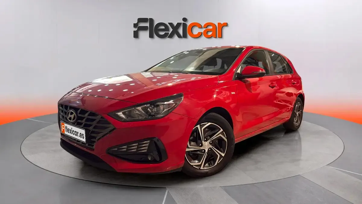 Usado Hyundai i30 120 CV (88 kW) 2022 Rojo Berlina