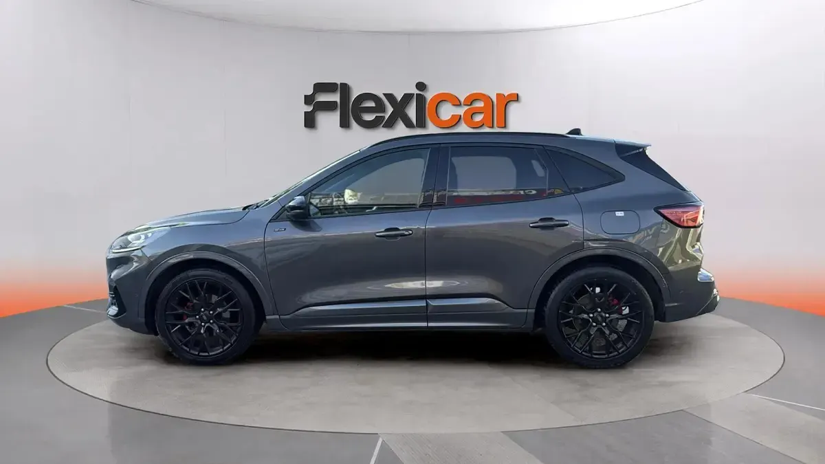 Usado Ford Kuga ST-Line 150 CV (110 kW) 2023 Gris SUV