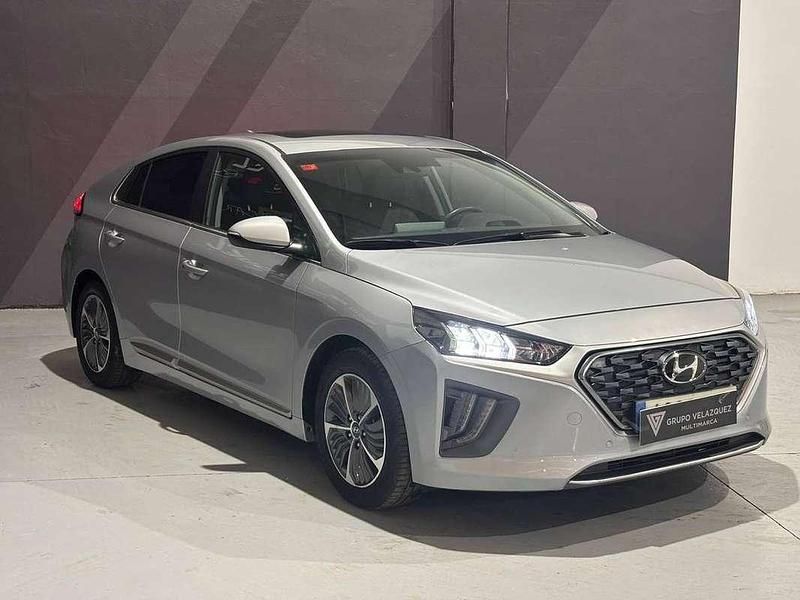 Usado Hyundai Ioniq Style 141 CV (103 kW) 2021 Plateado Utilitario