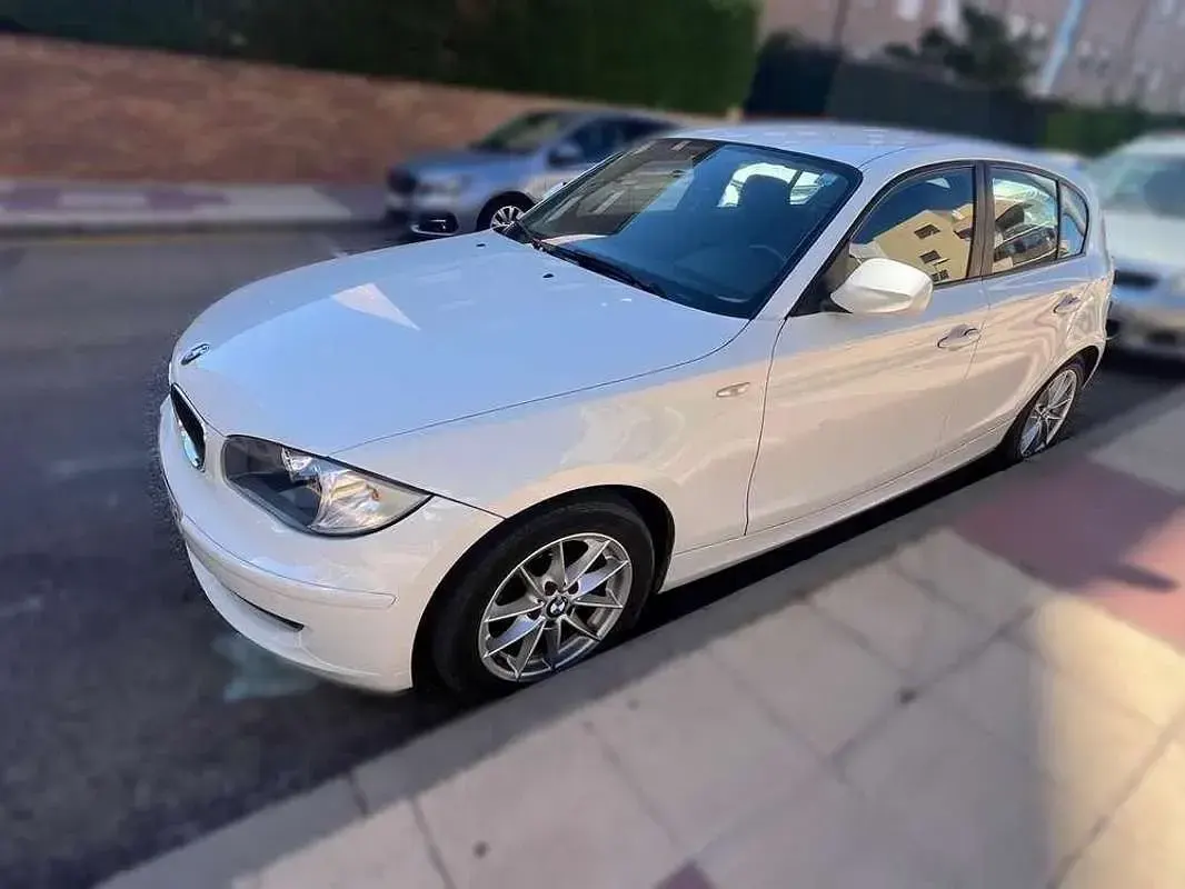 Usado BMW 116 116 CV (85 kW) 2010 Blanco Utilitario