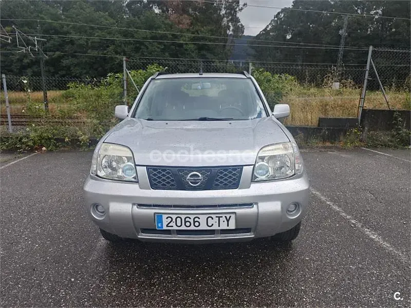 Usado Nissan X-Trail Comfort 140 CV (102 kW) 2004 Gris / plata SUV