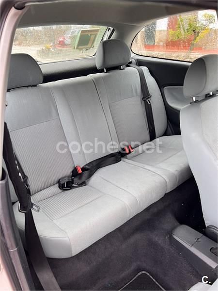 Usado Seat Ibiza Stella 75 CV (55 kW) 2003 Blanco Berlina