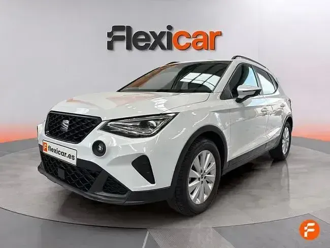 Usado Seat Arona Style 110 CV (80 kW) 2024 Gris SUV
