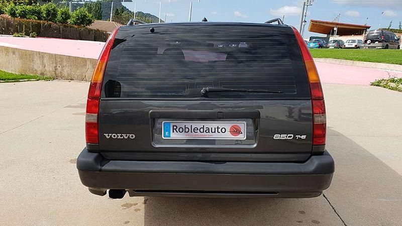 Usado Volvo 850 225 CV (165 kW) 1994 Gris Familiar
