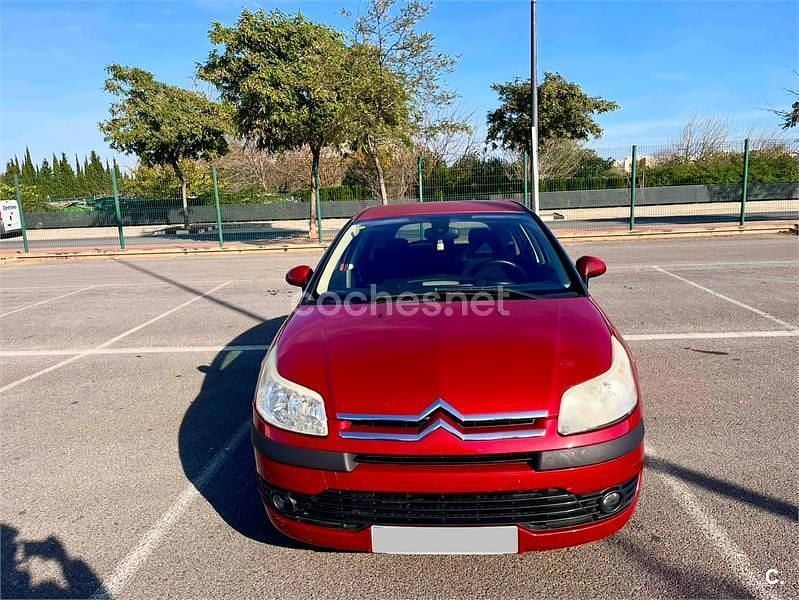 Usado Citroën C4 90 CV (66 kW) 2008 Rojo Berlina