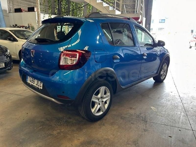 Usado Dacia Sandero Stepway 90 CV (66 kW) 2016 Azul Berlina