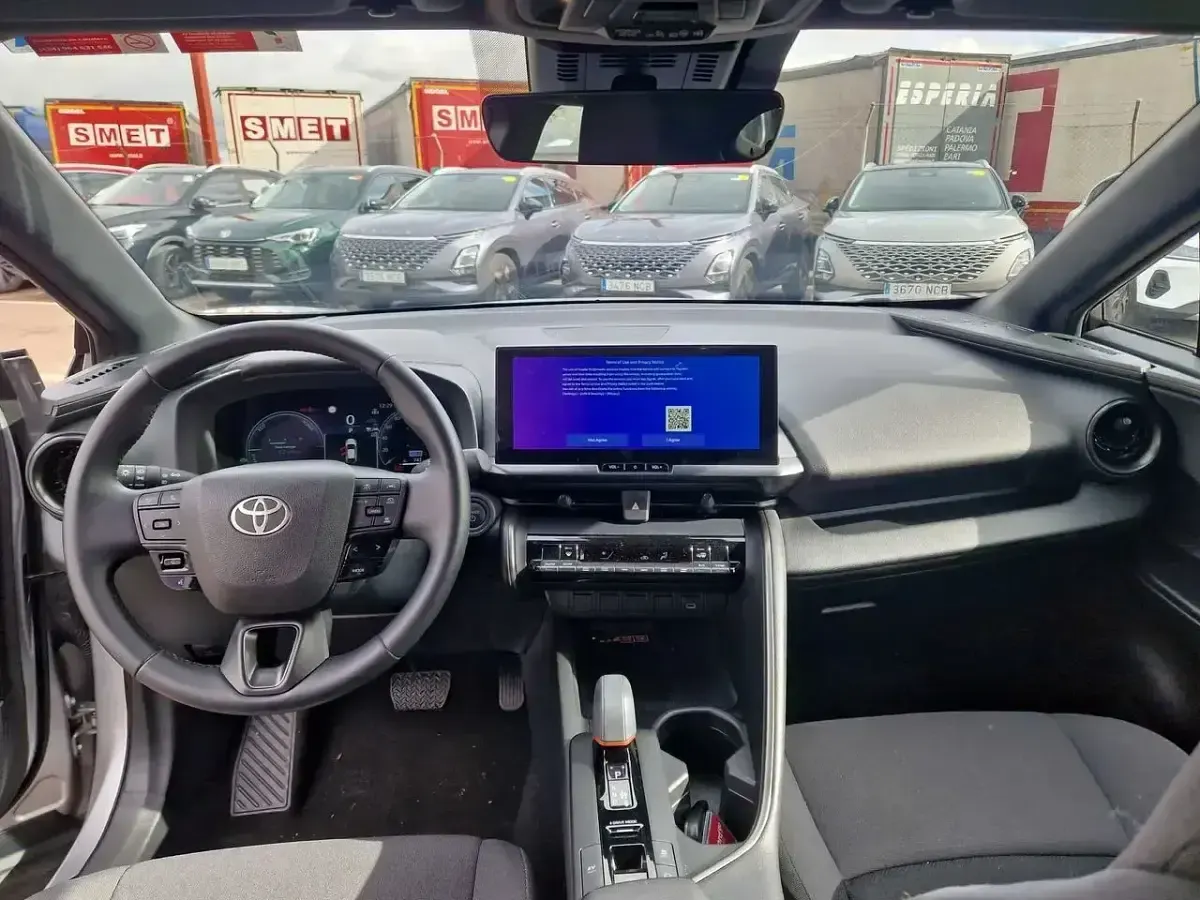 Usado Toyota C-HR Advance 140 CV (102 kW) 2025 Gris SUV