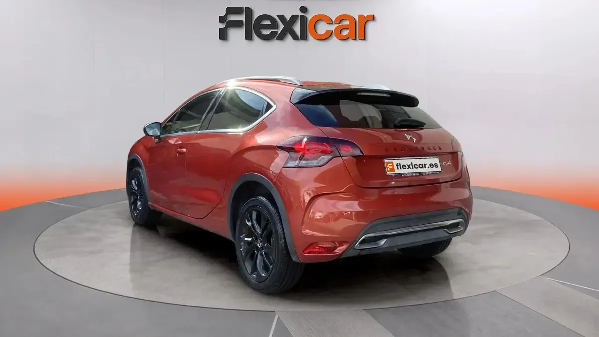 Usado DS Automobiles DS4 Crossback Style 120 CV (88 kW) 2016 Naranja SUV